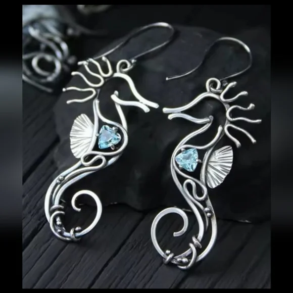 Ethnic Silver Color Metal Leaf Women's Earring Vintage Round Inlaid Green Long P - Picture 1 of 2